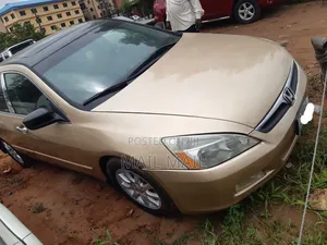 Honda Accord 2005 Gold