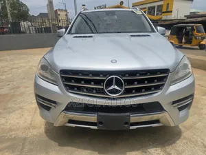 Mercedes-Benz M Class ML350 4MATIC 4dr SUV AWD (3.5L 6cyl 7A) 2014