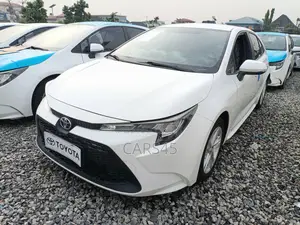 Toyota Corolla 2022 White