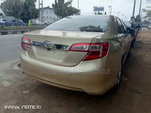 Toyota Camry 2012 Gold