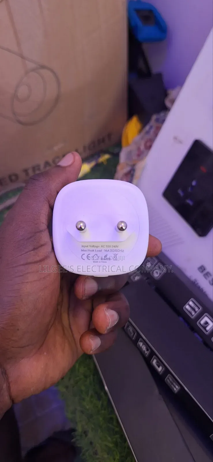 Smart Universal Plug