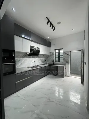 3bdrm Townhouse / Terrace in Lekki County Home, for rent