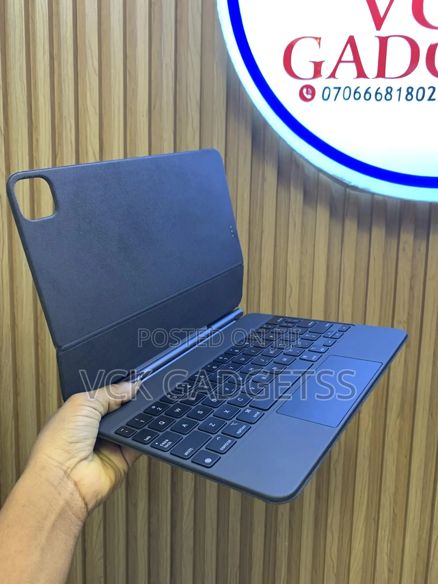 Apple Magic Keyboard 11 Inches