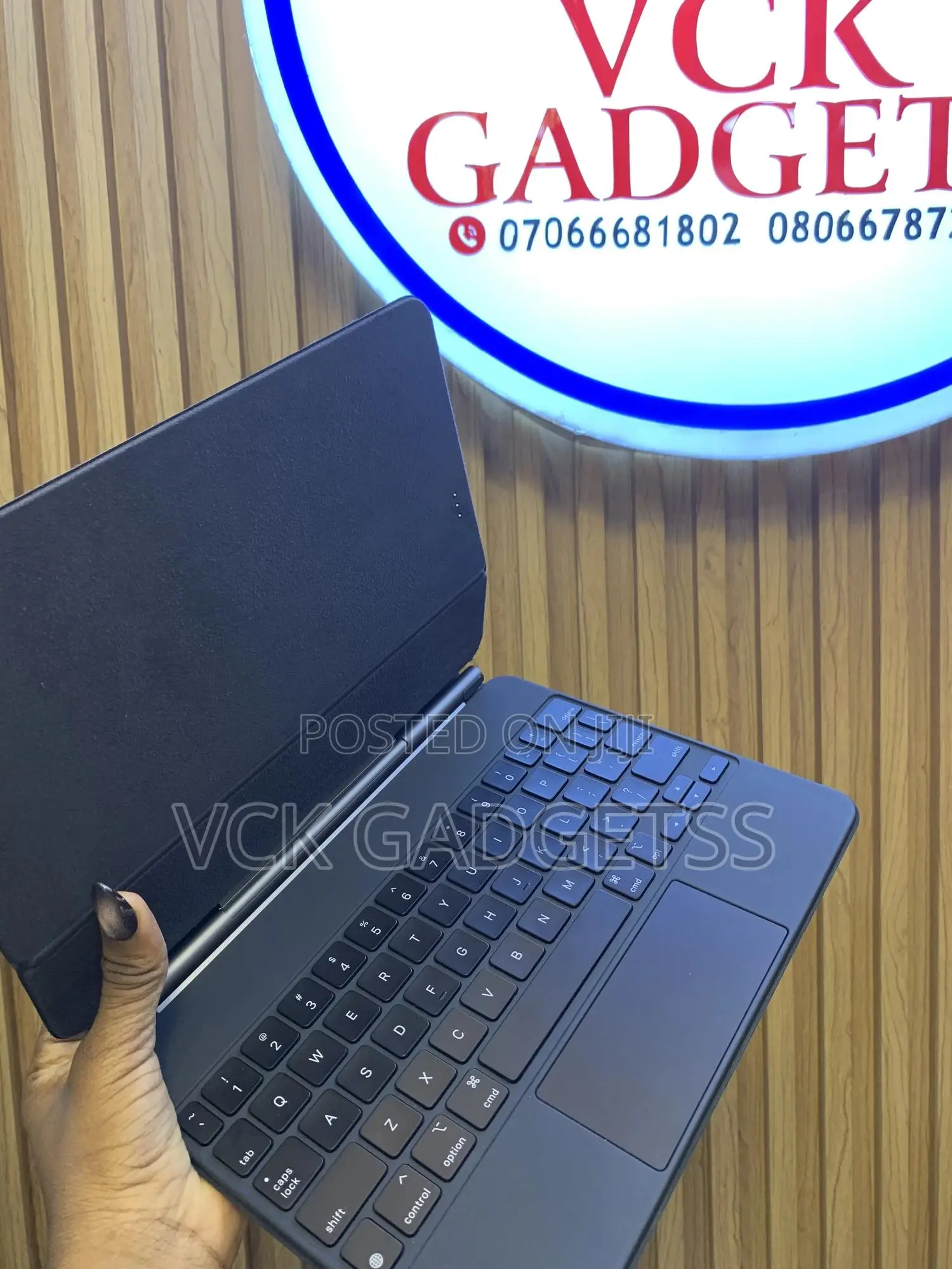 Apple Magic Keyboard 11 Inches