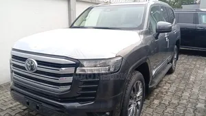 New Toyota Land Cruiser LC300 2025 Gray