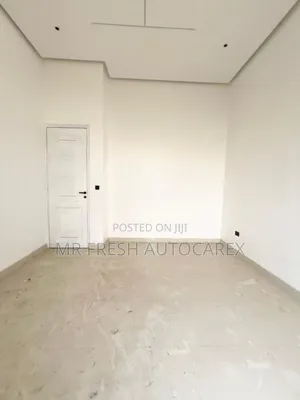 2bdrm Block of Flats in Lekki 1 for sale
