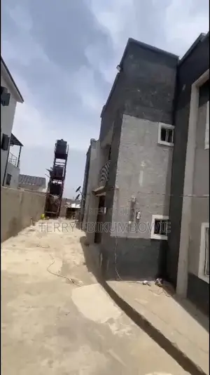 1bdrm Block of Flats in Apo Resettlement for rent
