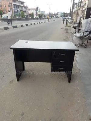 Four Feet Office Table