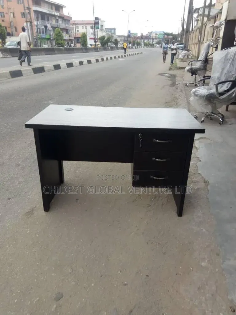 Four Feet Office Table