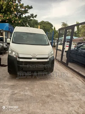 Toyota HiAce 2023 White