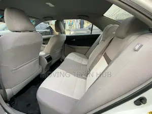 Toyota Camry LE 4dr Sedan w/Prod. End 11/13 (2.5L 4cyl 6A) 2014 White