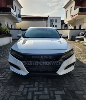 Honda Accord Touring 2.0T 2018 White