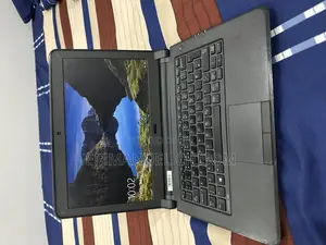 Laptop Dell Latitude 3350 8GB Intel Core i3 HDD+SSD 256GB