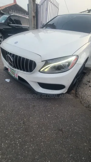 Mercedes-Benz C300 2018 White