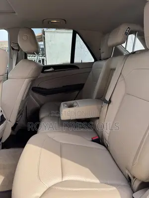 Mercedes-Benz M Class ML350 4MATIC 4dr SUV AWD (3.5L 6cyl 7A) 2015