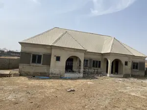 4bdrm Bungalow in Giri for sale