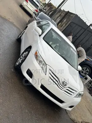 Toyota Camry LE V6 4dr Sedan (3.5L 6cyl 6A) 2011 White