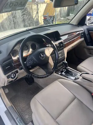 Mercedes-Benz GLK-Class 350 4MATIC 2012 White