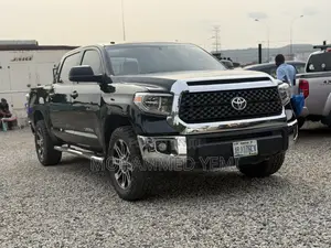 Toyota Tundra 2013 Black