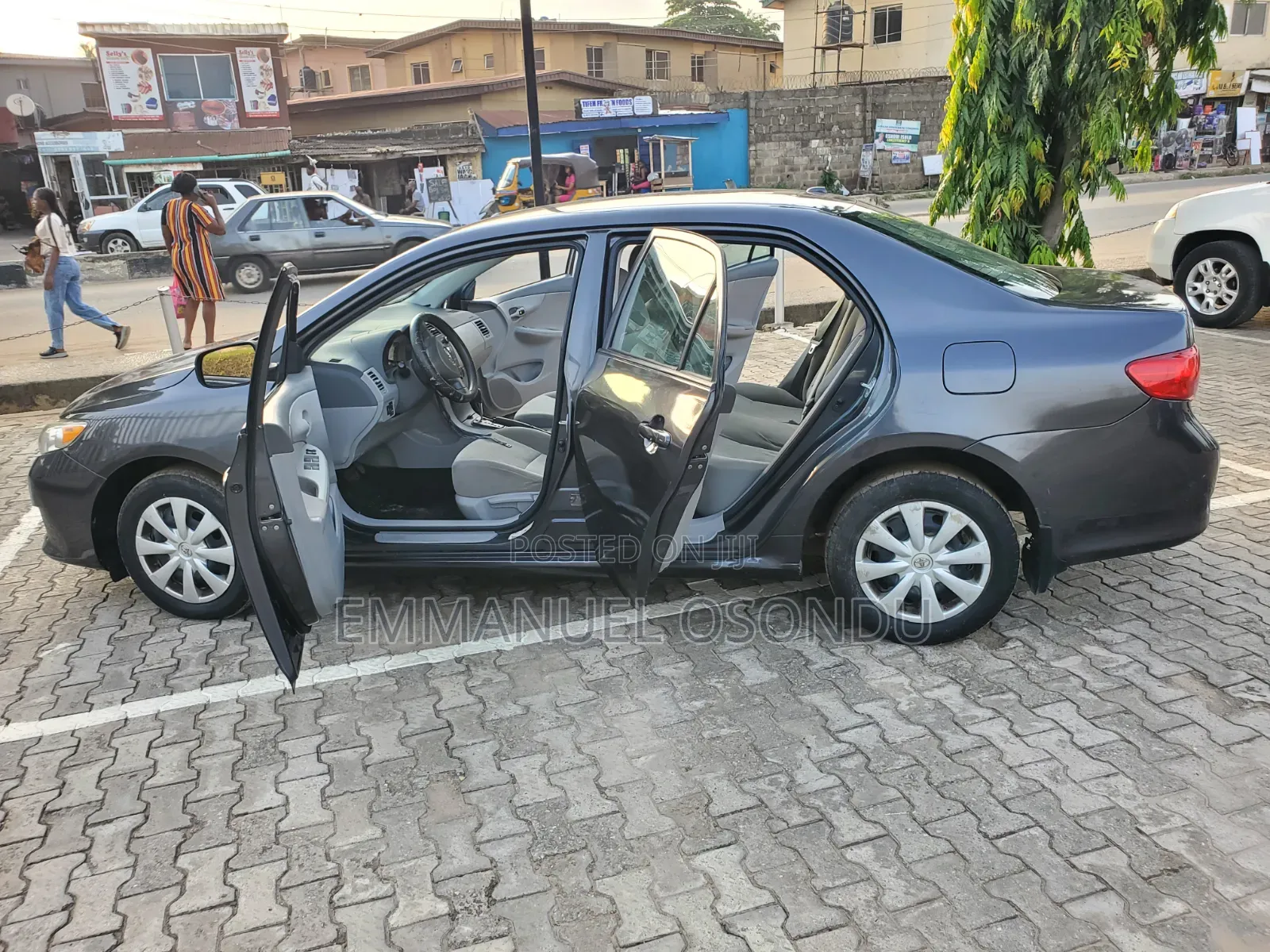 Toyota Corolla 2010 Gray