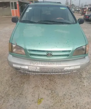 Toyota Sienna LE 2001 Green