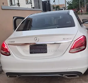 Mercedes-Benz C300 Sport 4Matic Sedan AWD (2.0L 4cyll 7A) 2016 White