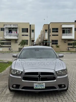 Dodge Charger SXT 4dr Sedan (3.6L 6cyl 8A) 2014 Purple