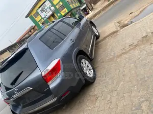 Toyota Highlander 2013 Blue