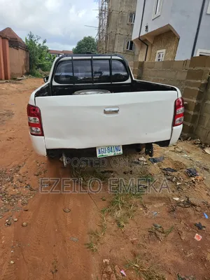 Mitsubishi L200 2016 White
