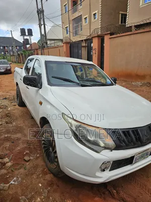 Mitsubishi L200 2016 White