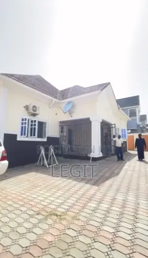 3bdrm Bungalow in Lugbe District for sale