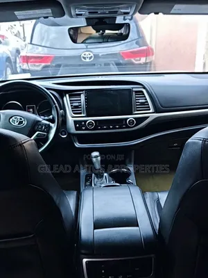Toyota Highlander SE 4x2 V6 (3.5L 6cyl 8A) 2017 Silver