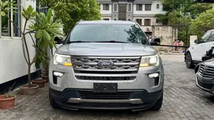 Ford Explorer XLT AWD 2018 Silver