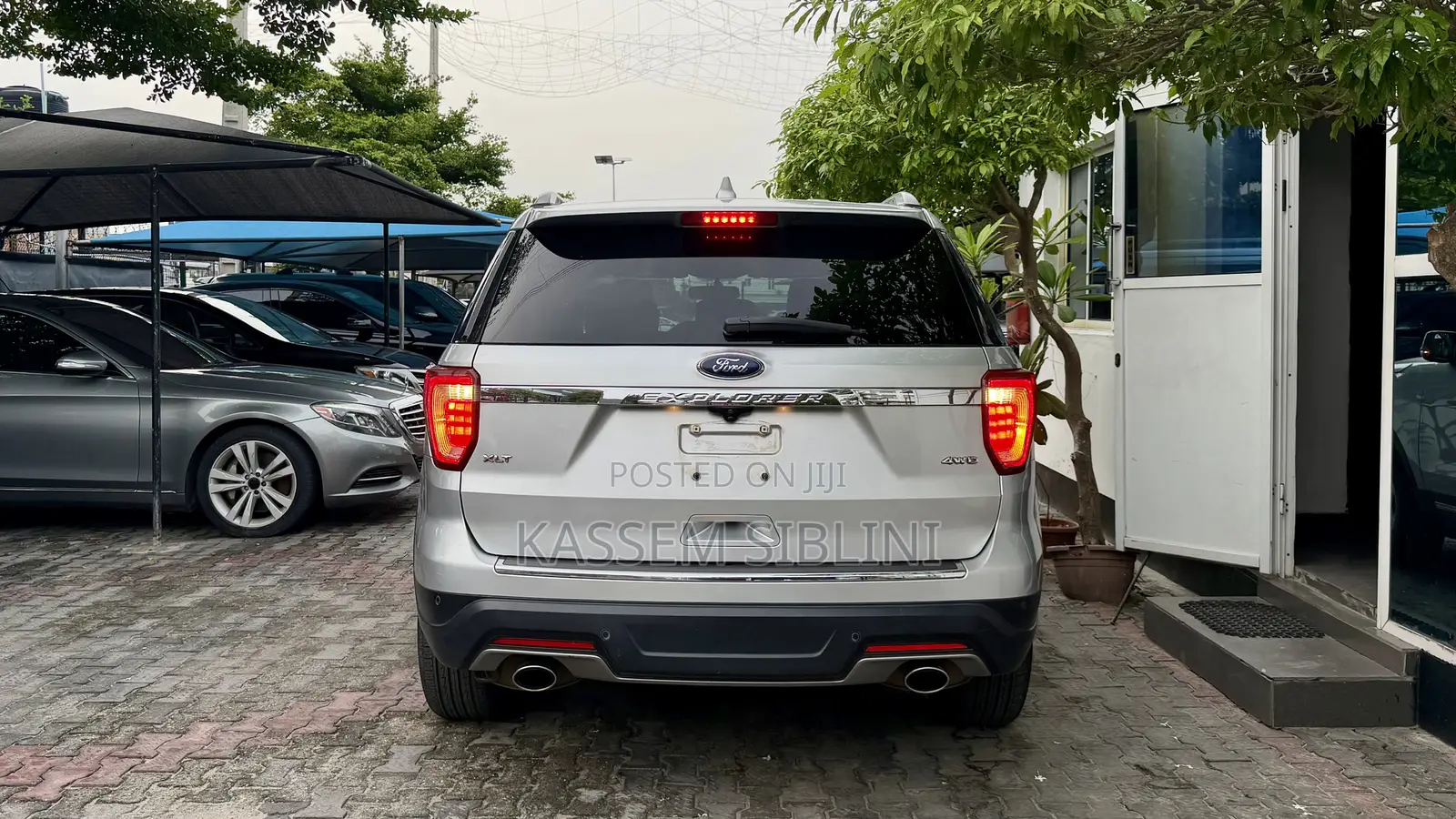Ford Explorer XLT AWD 2018 Silver