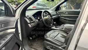 Ford Explorer XLT AWD 2018 Silver