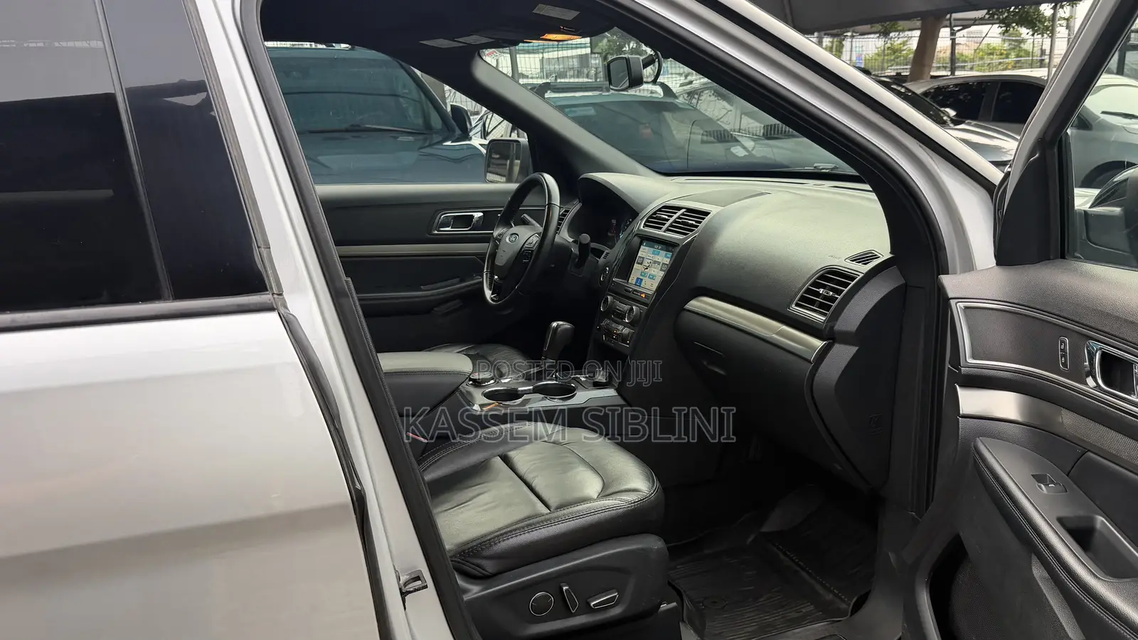 Ford Explorer XLT AWD 2018 Silver