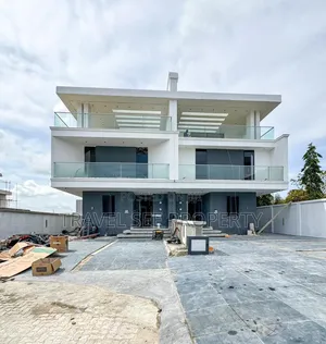 Furnished 5bdrm Mansion in Private Estate Lekki for sale