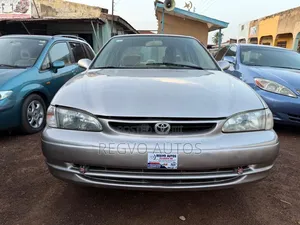 Toyota Corolla 2000 Brown