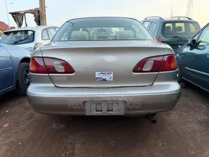 Toyota Corolla 2000 Brown