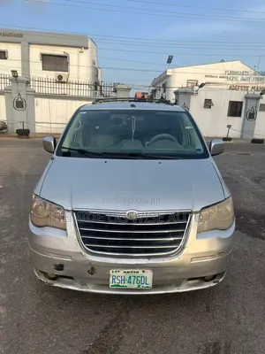 Chrysler Town & Country 2010 Silver