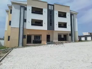 3bdrm Block of Flats in Kaura for sale