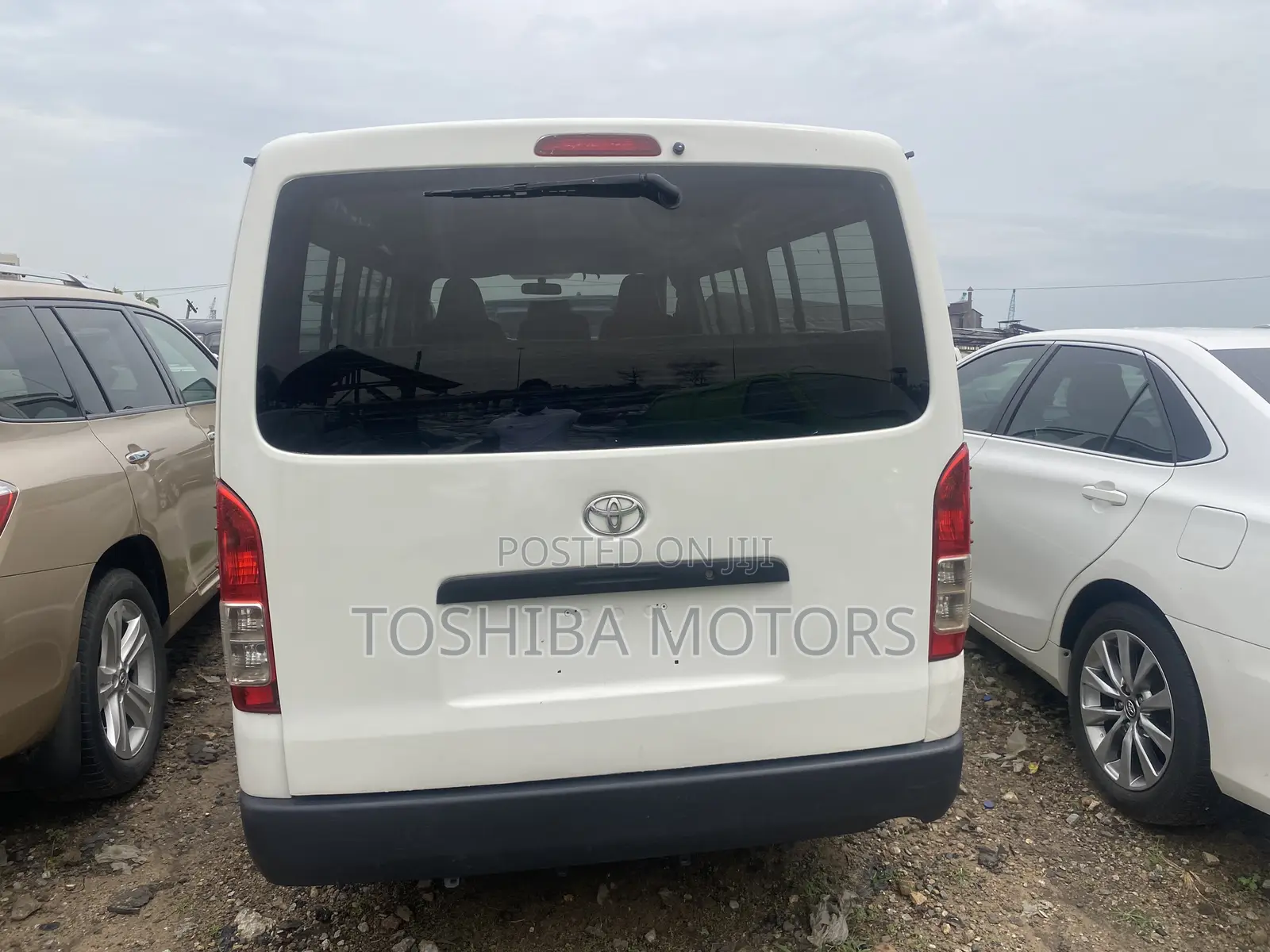 Toyota HiAce 2013 White