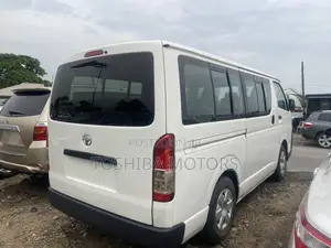 Toyota HiAce 2013 White
