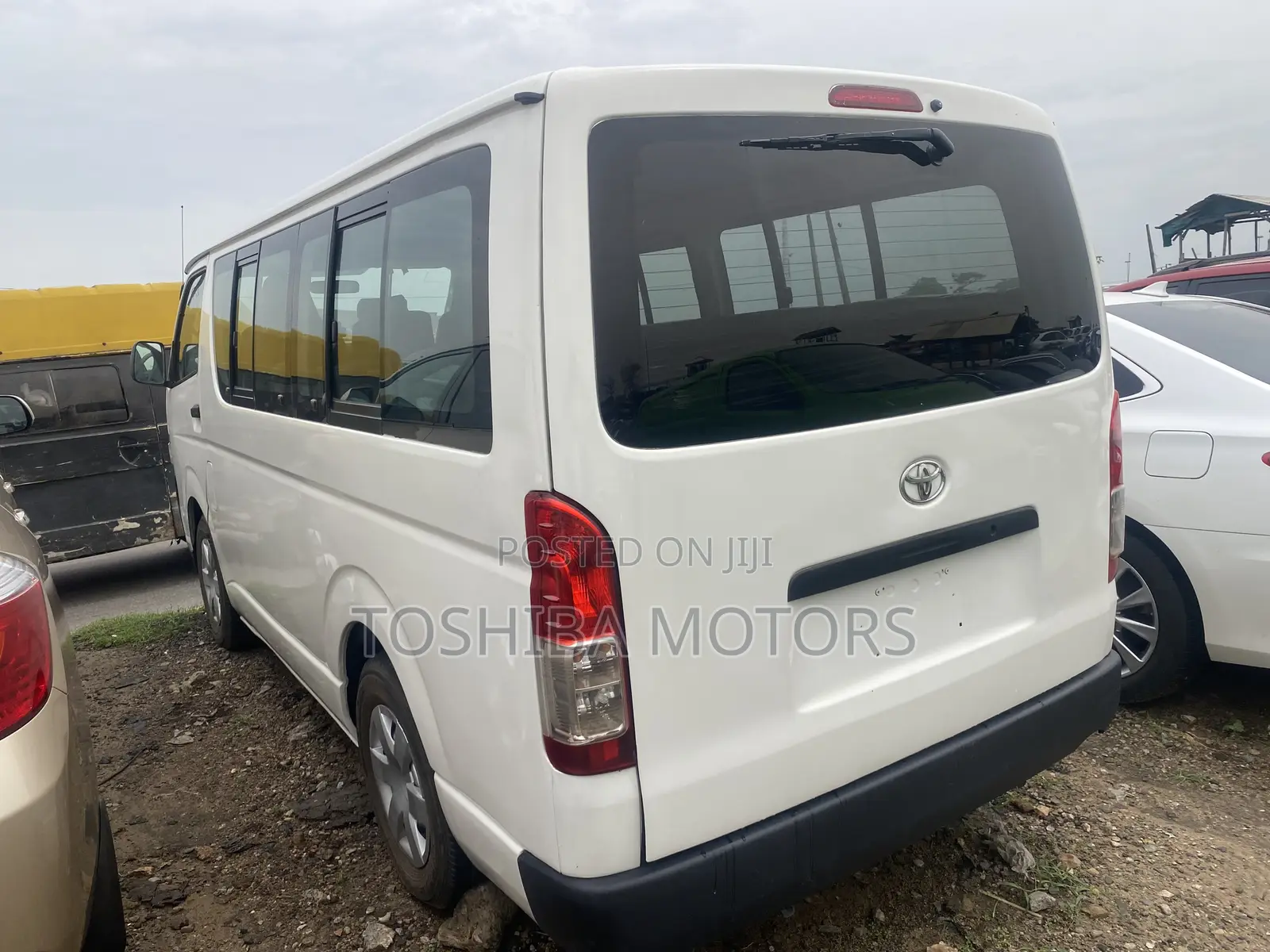 Toyota HiAce 2013 White