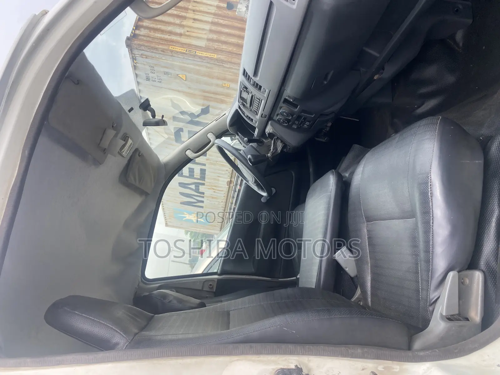 Toyota HiAce 2013 White
