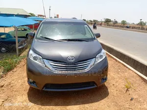 Toyota Sienna 2012 Gray