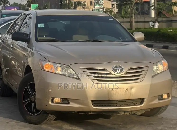 Toyota Camry 2008 Gold