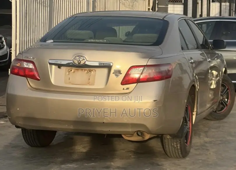 Toyota Camry 2008 Gold