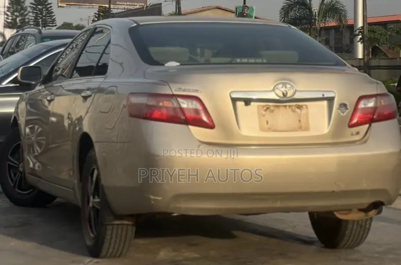 Toyota Camry 2008 Gold