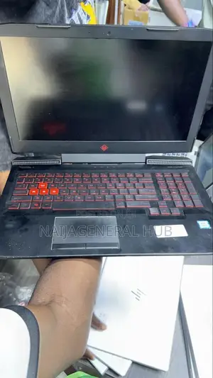Laptop HP Omen 15 8GB Intel Core i5 SSD 1T
